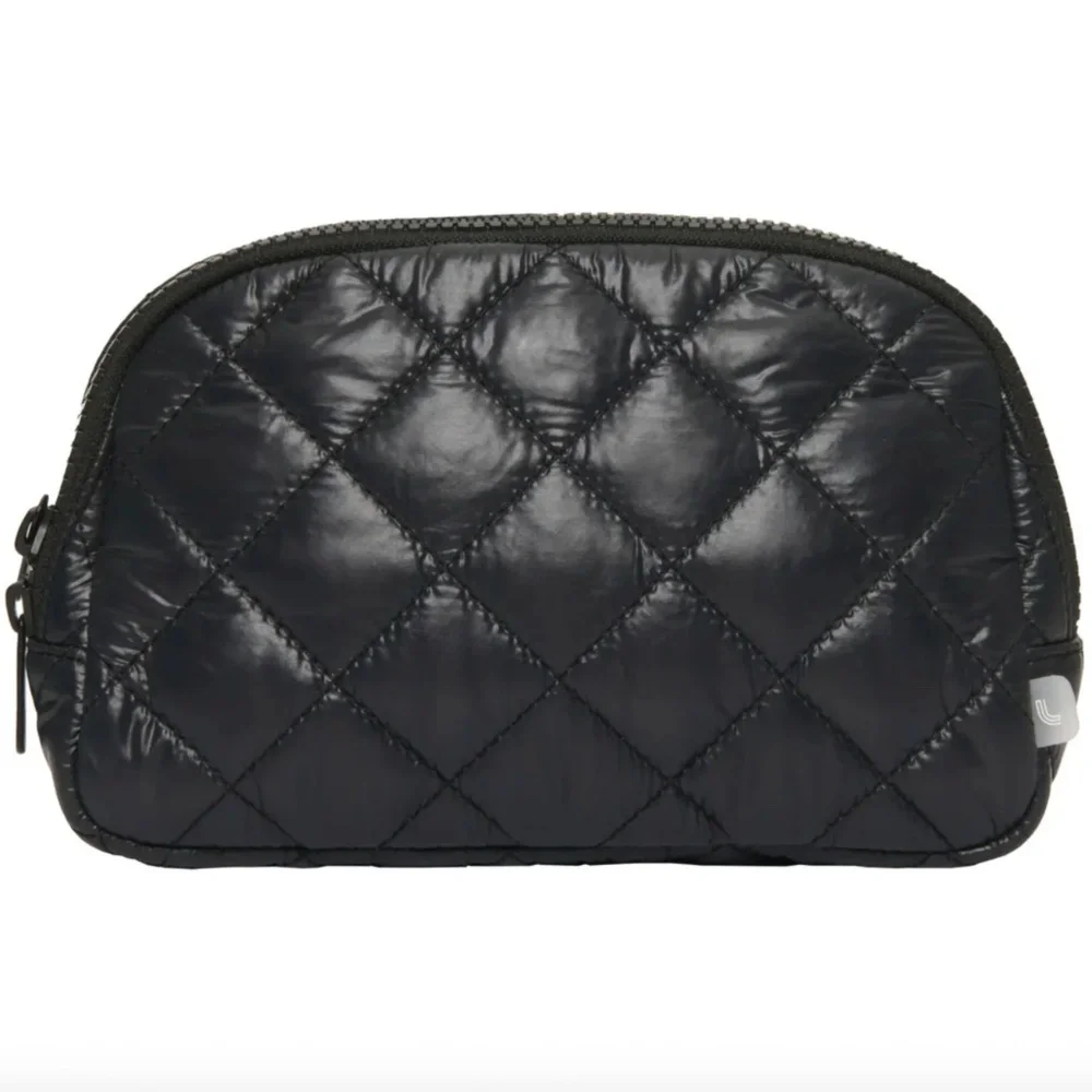 Lolë Unisex Quilted Fanny Pack Belt Bag Black NWOT - Picture 2 of 6